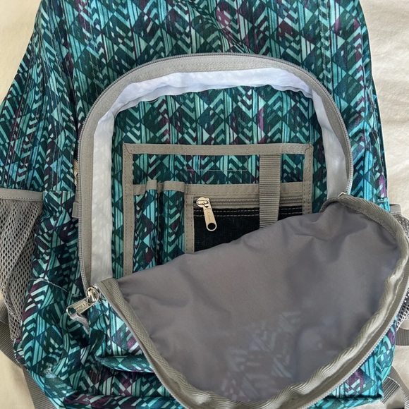 L.L.Bean Deluxe Backpack - Picture 2 of 4